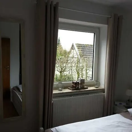 Strandhaus Buchtmitte アパート ハーフクルーク